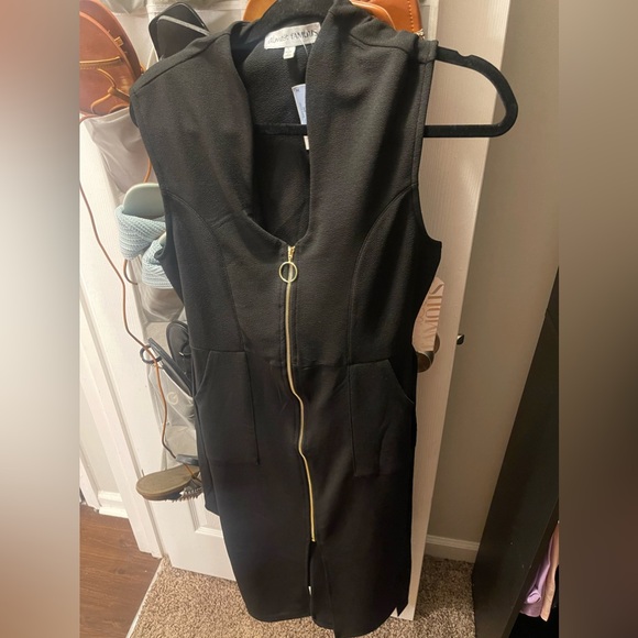 Dress - Picture 1 of 3